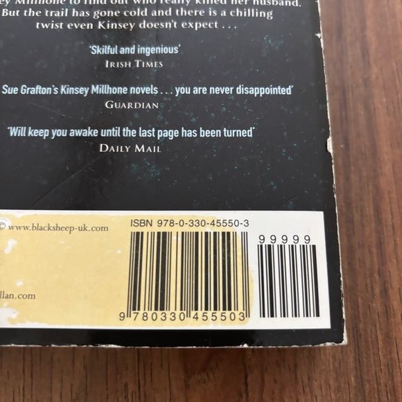 Sue Grafton Alphabet Book Series Bundle of 2 - Picture 5 of 11